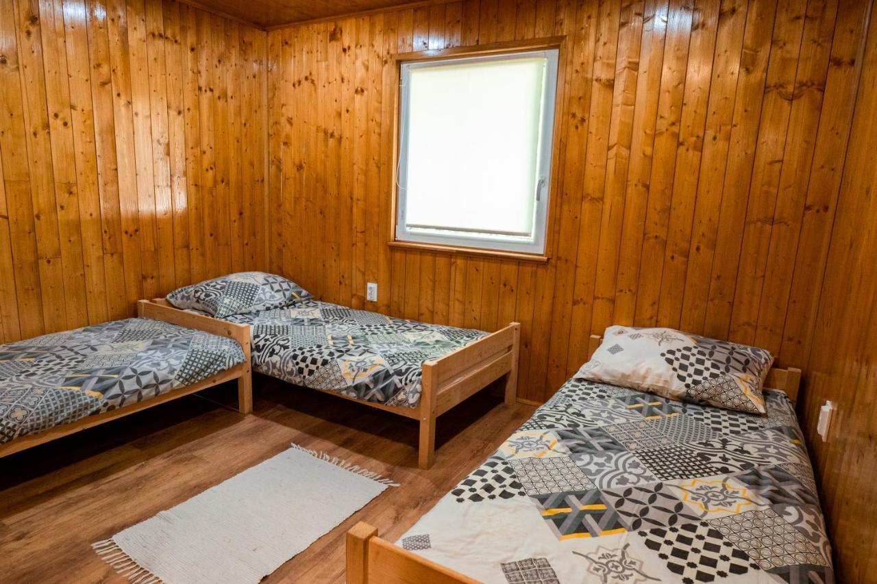 Tennis Guesthouse Ordacsehi Luaran gambar