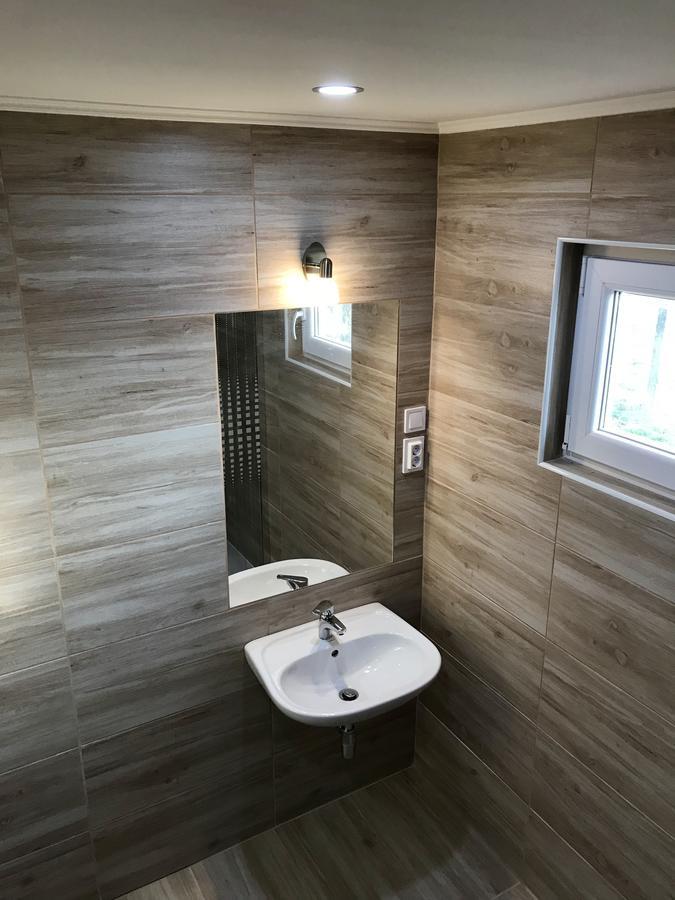 Tennis Guesthouse Ordacsehi Luaran gambar